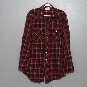 Wrangler cotton red black plaid flannel Pearl snap long sleeve button up